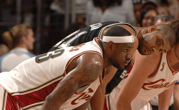 压在中后场 压在中后场